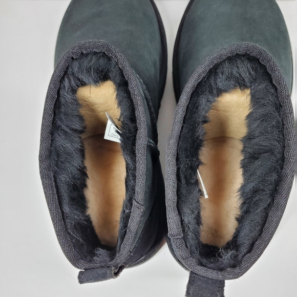 New UGG Classic Ultra Mini Black Shearling Boots - Picture 4 of 11
